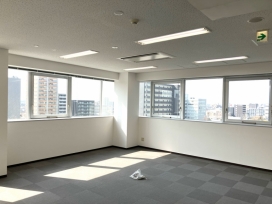 貸室内